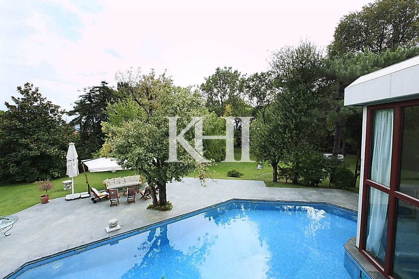 Stunning Contemporary Mansion For Sale In Istanbul Slide Image 8
