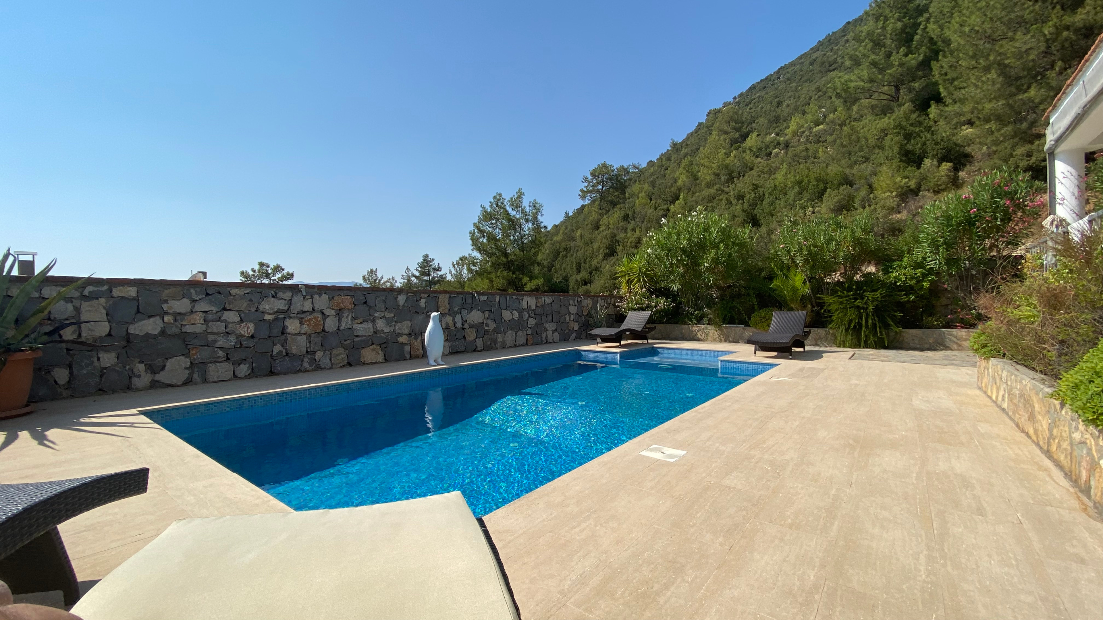 Uzumlu Villa with Mountain-Views Slide Image 12