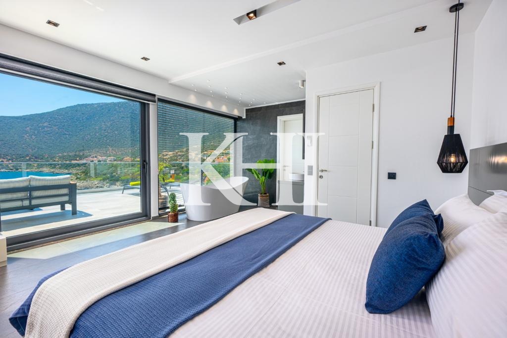 Modern Luxury Sea-View Villa Slide Image 26