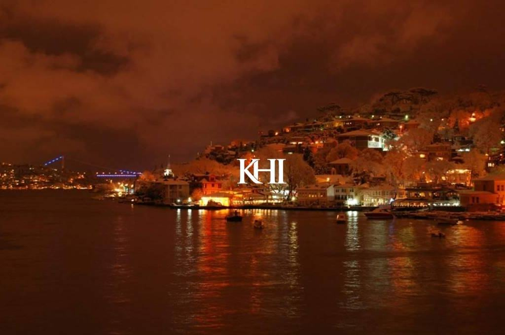 Bosphorus Sea-Front House Slide Image 22