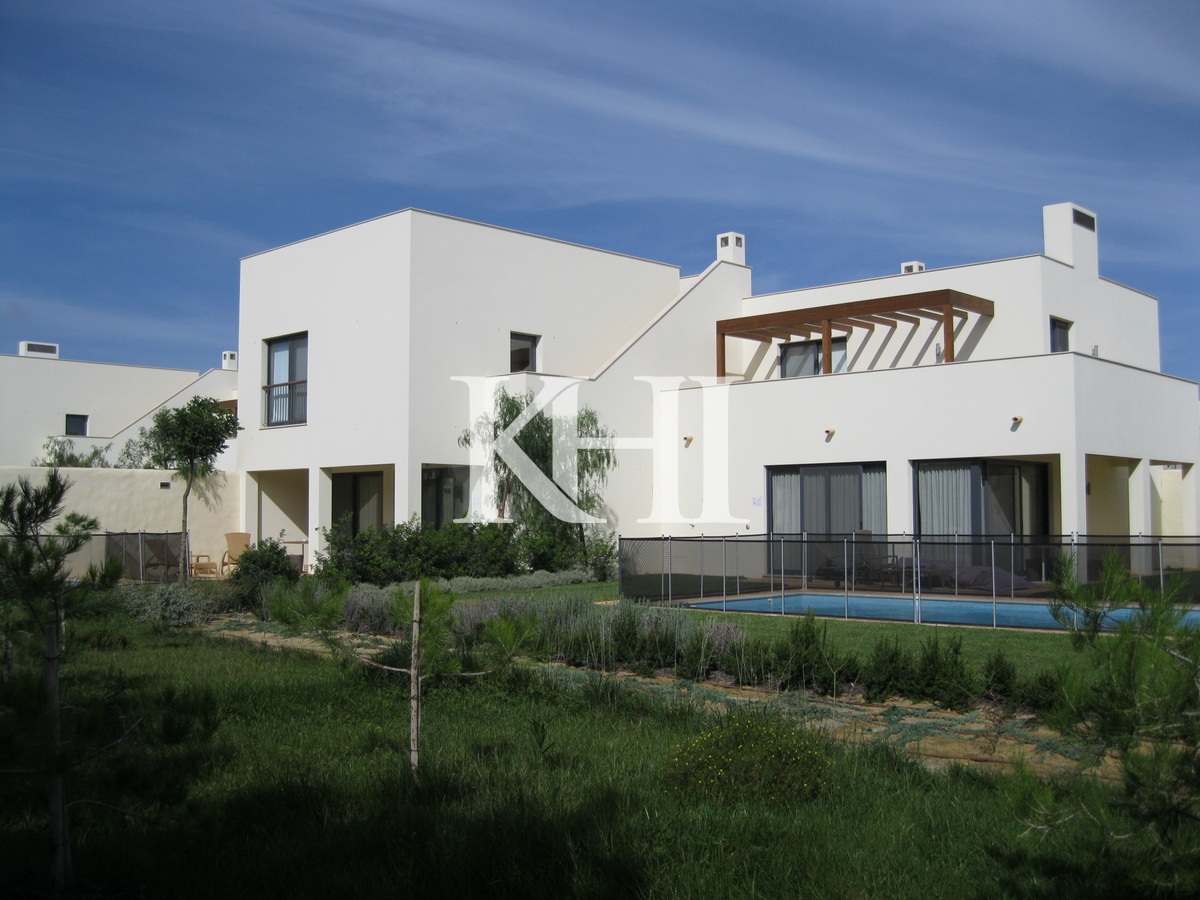 Villa For Sale in the Algarve Slide Image 14