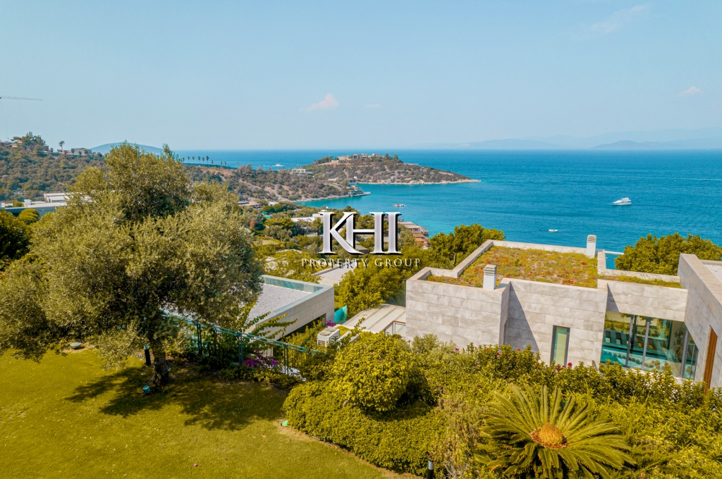 Luxurious Modern Sea-View Villa Slide Image 2