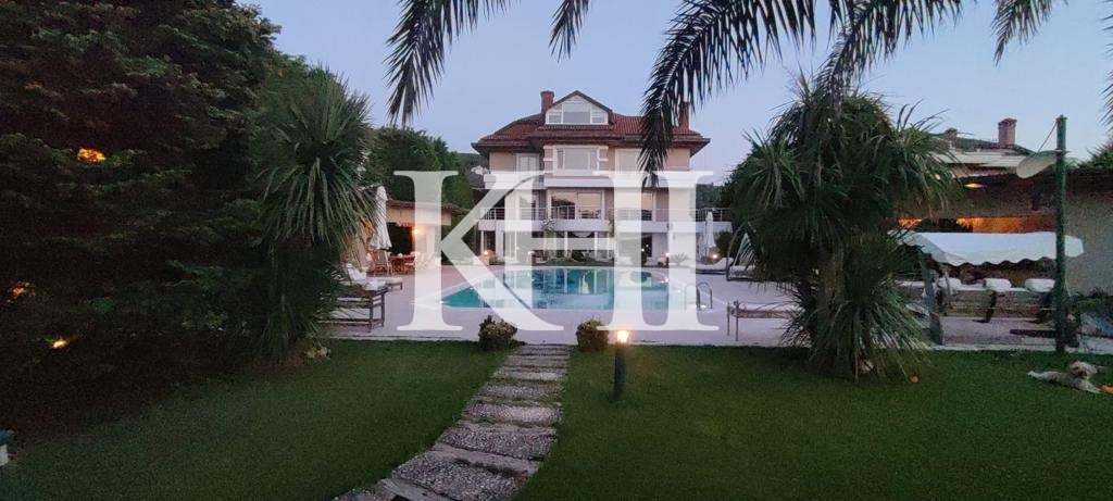 Spacious Luxury Villa in Beykoz Slide Image 88