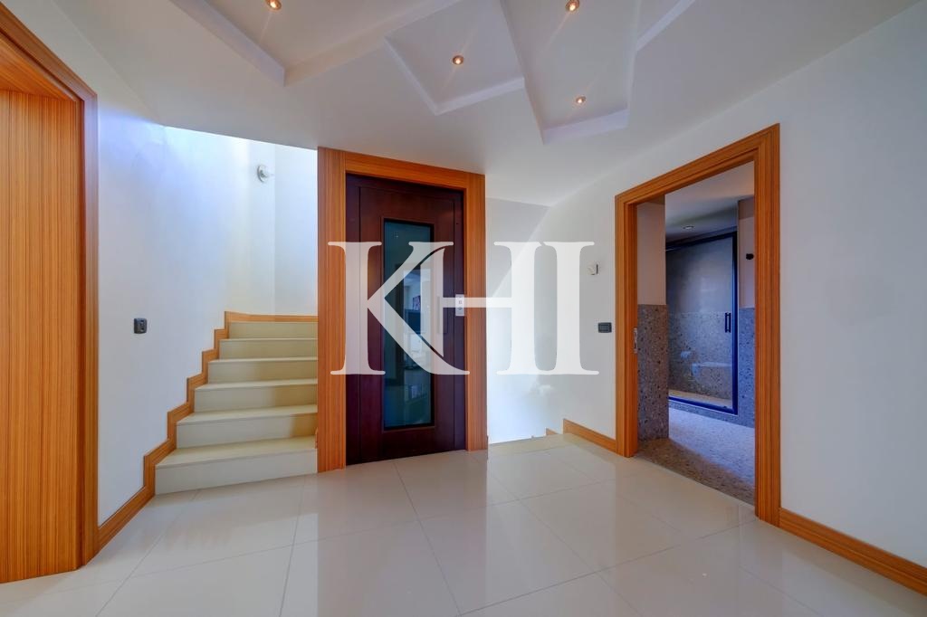 Spacious Luxury Villa in Beykoz Slide Image 47