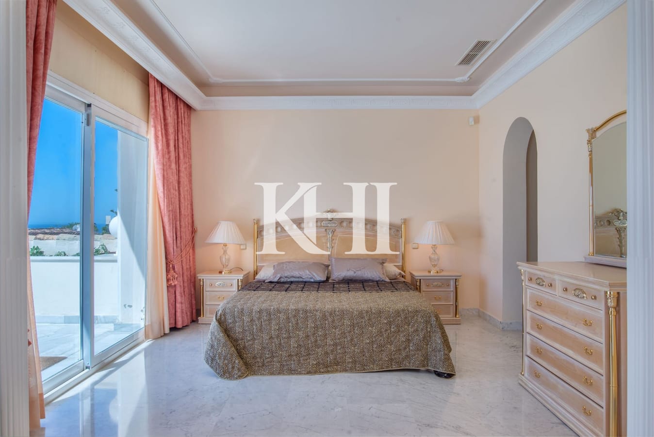 Luxury Marbella Villa For Sale Slide Image 19