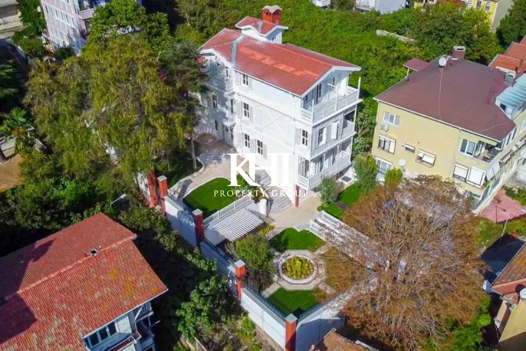 Luxury 4-Storey House in Istanbul Slide Image 5