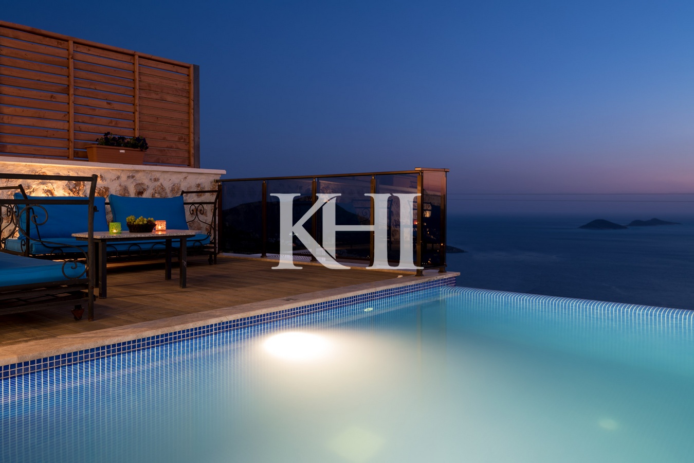 Luxury Panoramic Sea-View Villa Slide Image 39