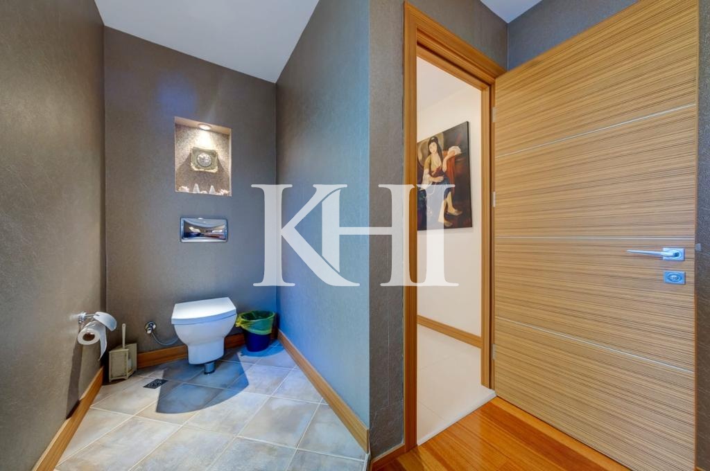 Spacious Luxury Villa in Beykoz Slide Image 40
