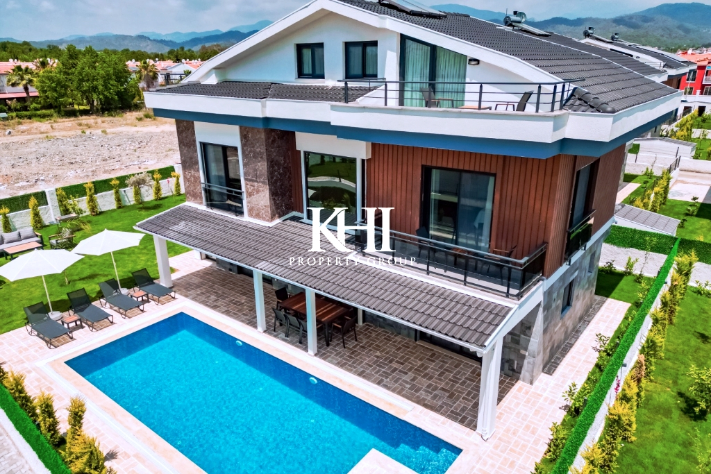 Stylish Luxury Villa in Kargi Slide Image 5