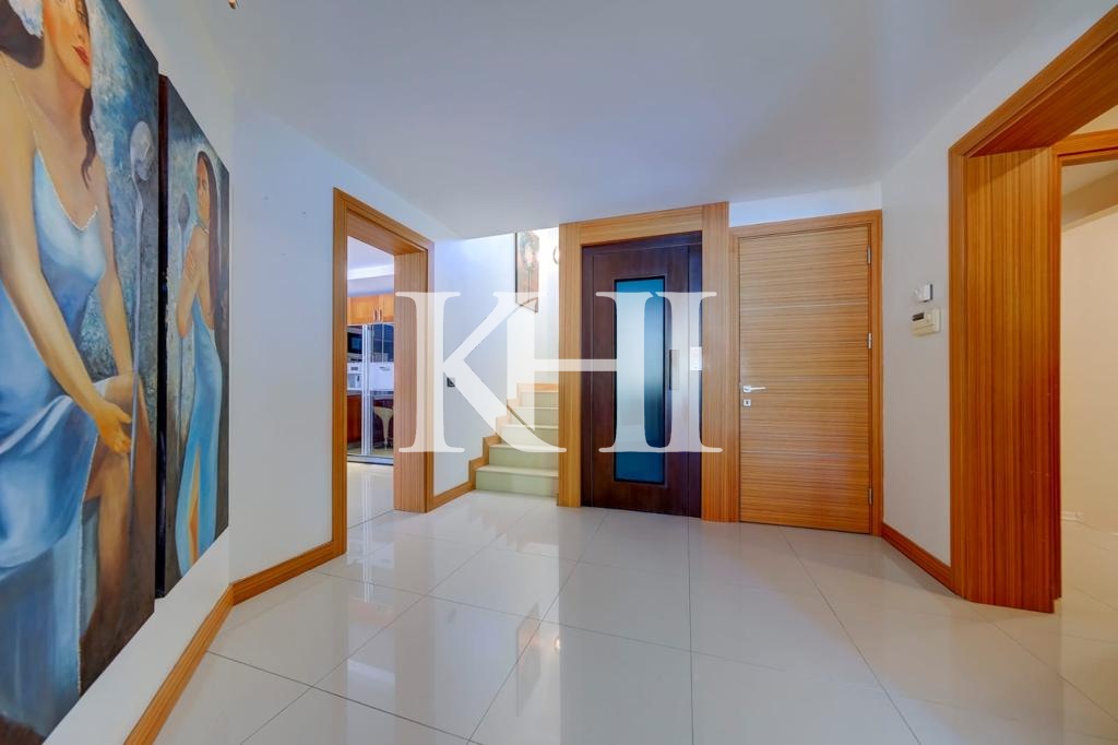 Spacious Luxury Villa in Beykoz Slide Image 31