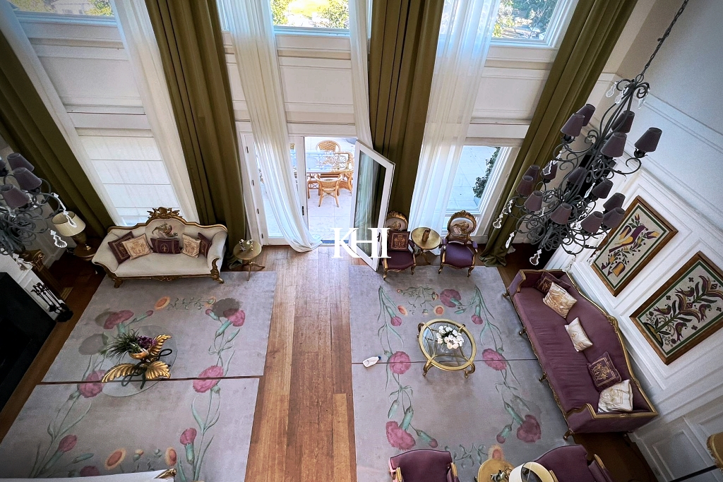 Stunning Luxury Istanbul Mansion Slide Image 12