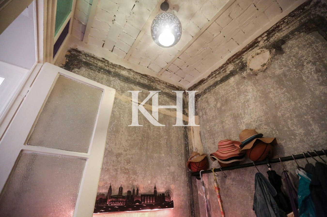 Traditional City Centre Apartment For Sale In Istanbul Slide Image 4