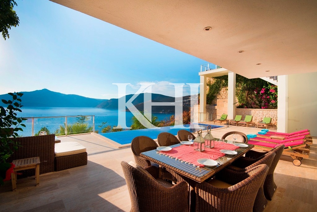 Fully-Furnished Luxury Villa Slide Image 6