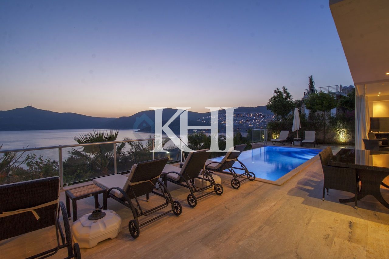 Fully-Furnished Luxury Villa Slide Image 23