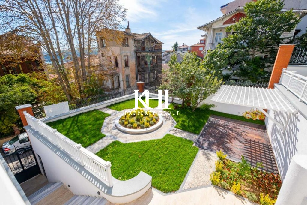 Luxury 4-Storey House in Istanbul Slide Image 7