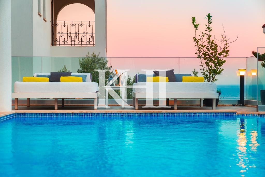 Modern Luxury Sea-View Villa Slide Image 6