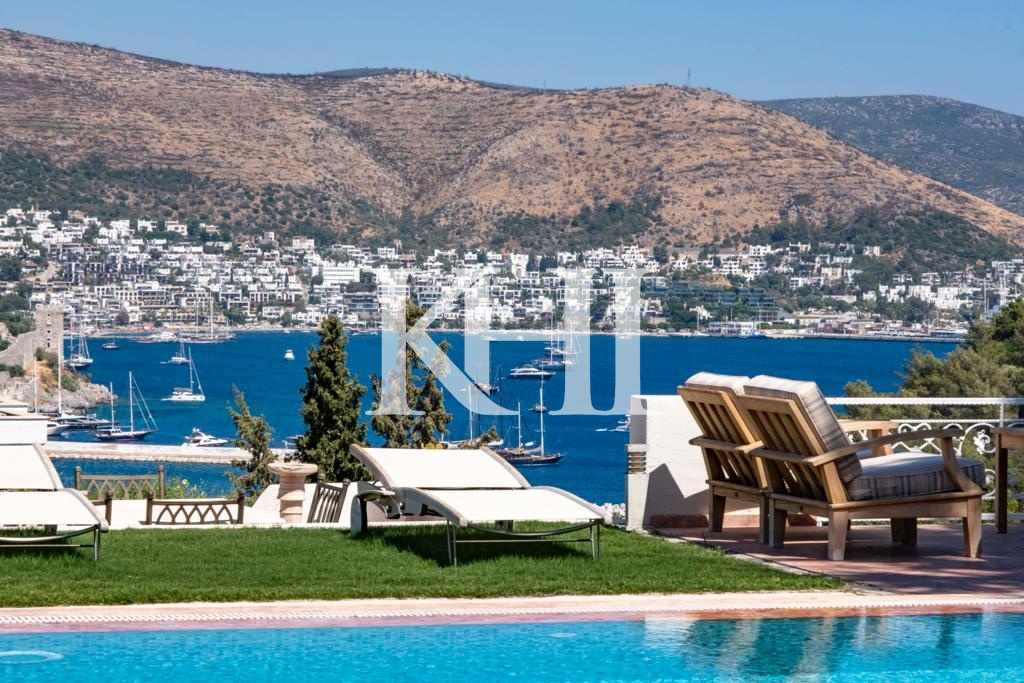 Panoramic Sea-View Villa in Bodrum Slide Image 12