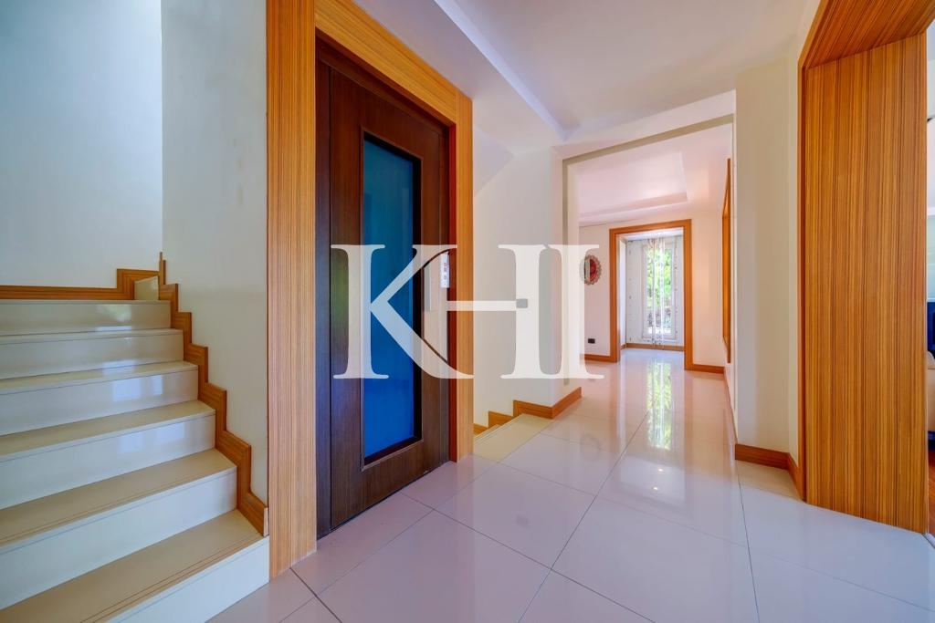 Spacious Luxury Villa in Beykoz Slide Image 39