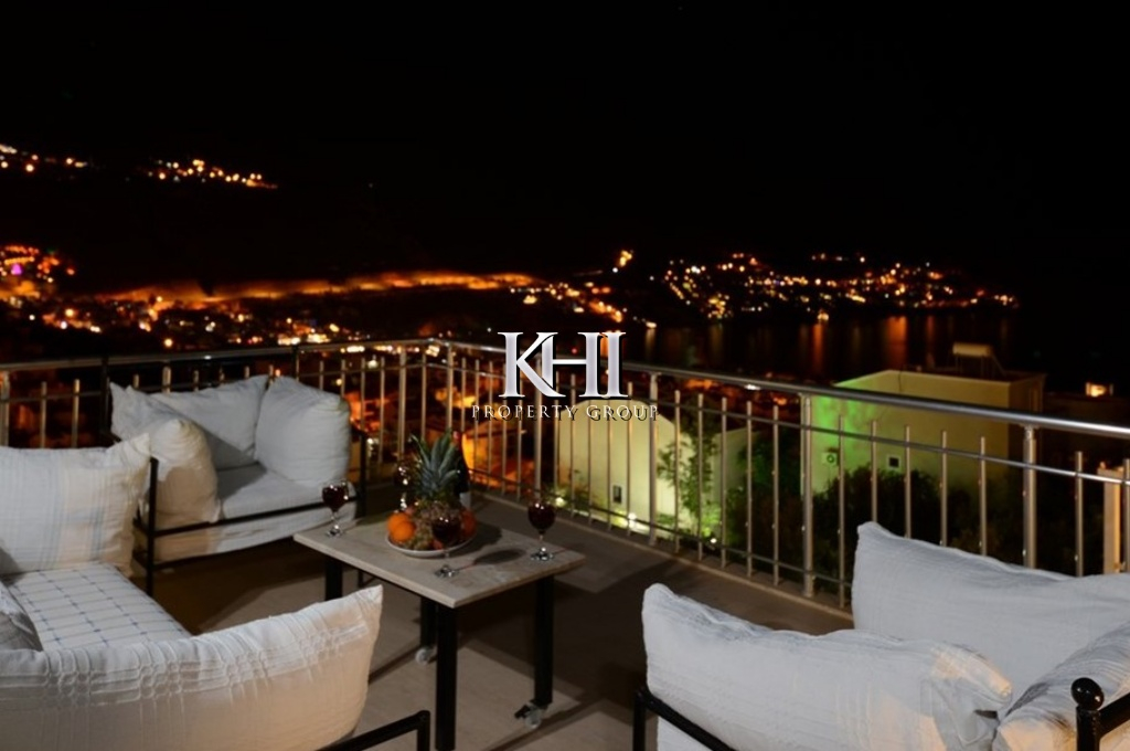 Contemporary Villa in Ortaalan Kalkan Slide Image 14