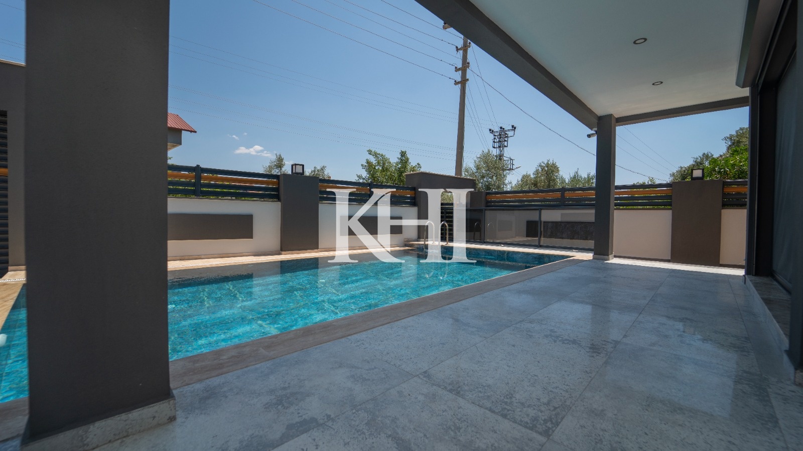 Luxury Villa in Ciftlik Slide Image 9
