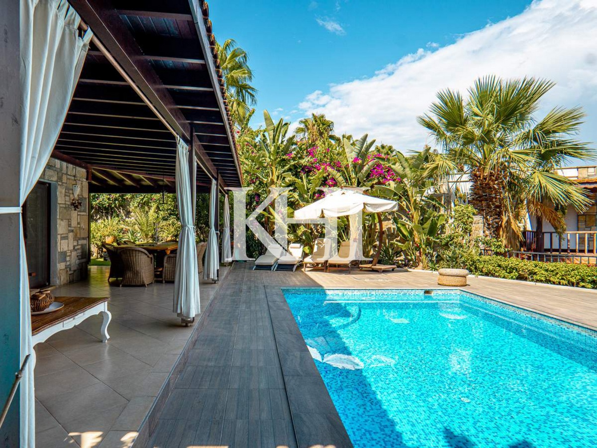 Luxury 5-Bedroom Villa in Bodrum Slide Image 2