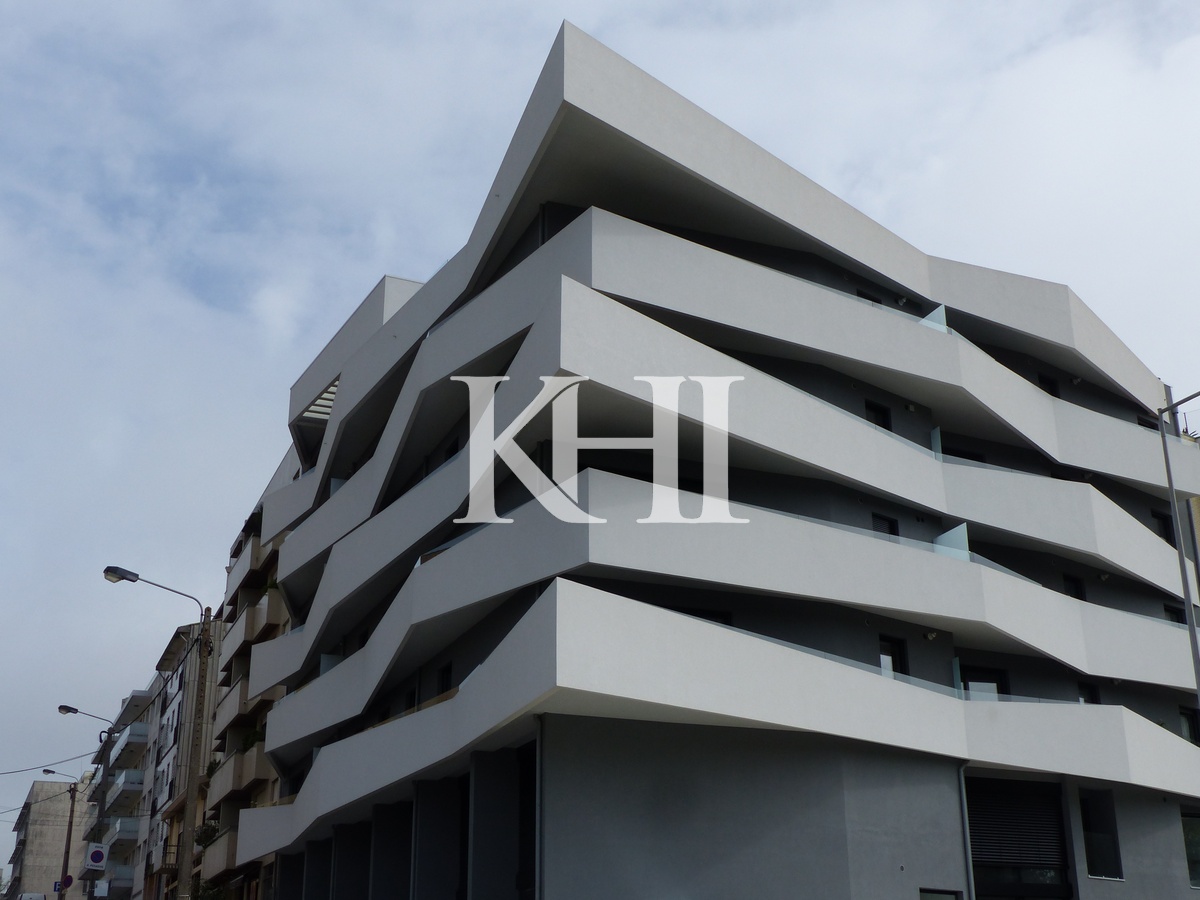Luxury Apartment in Matosinhos Slide Image 2