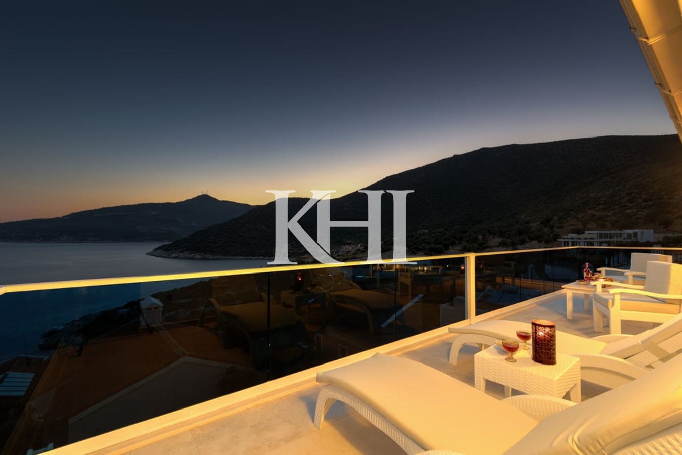 Luxury Detached Villa in Kalamar Slide Image 1