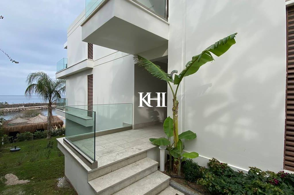 Luxury Apartment with Private Beach Slide Image 5