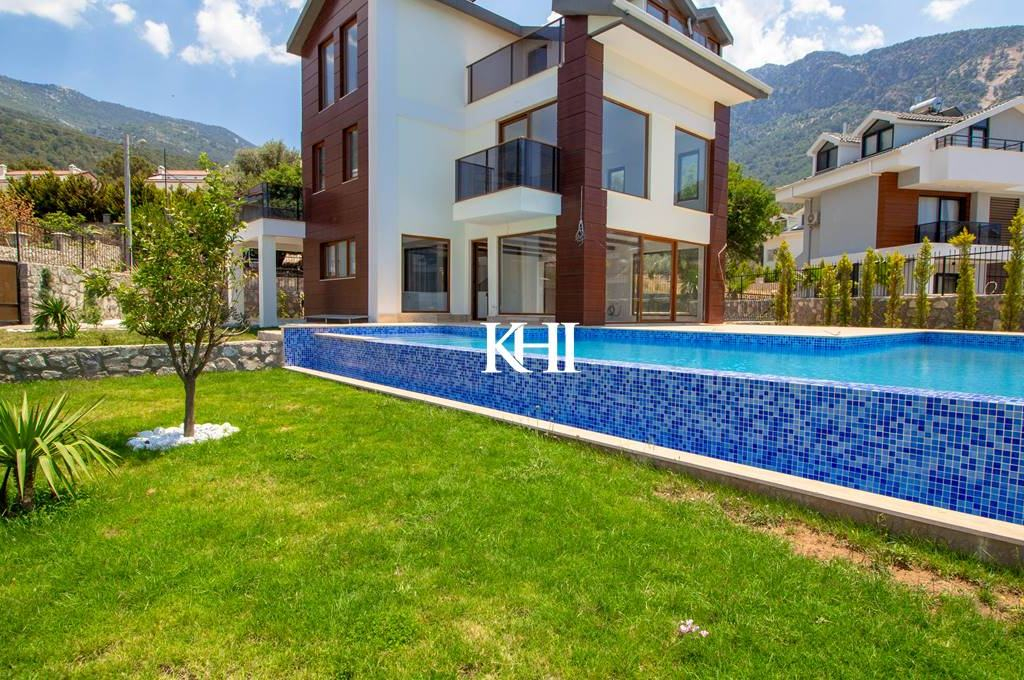 Large Villa For Sale In Ovacik Slide Image 4
