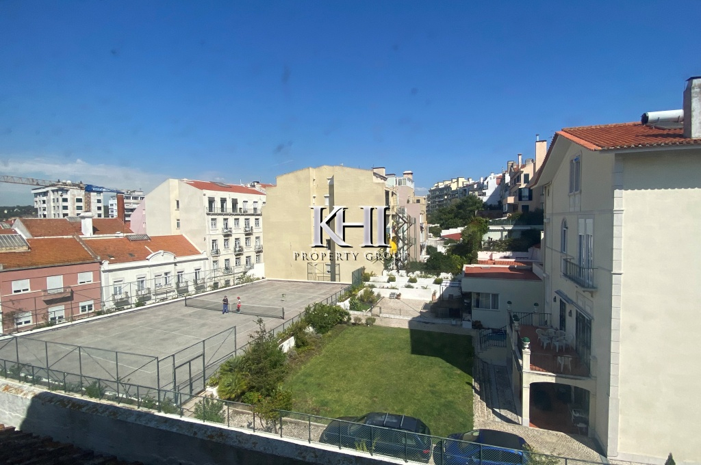 Penthouse Apartment in Lisbon Slide Image 3