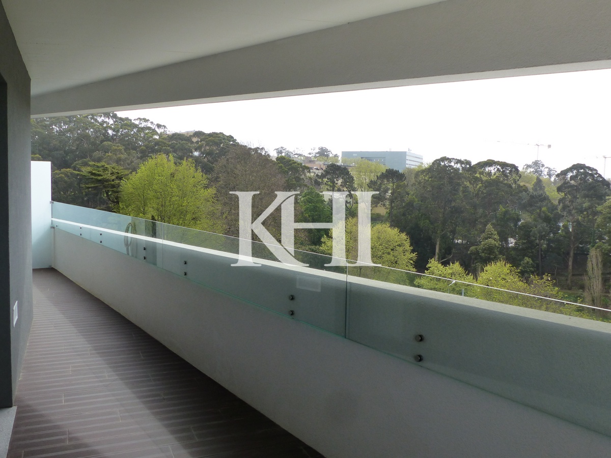 Luxury Apartment in Matosinhos Slide Image 7