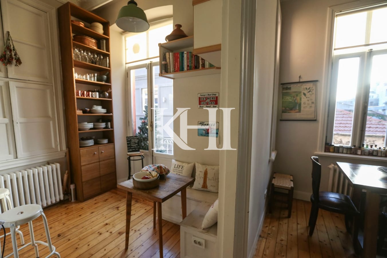 Traditional City Centre Apartment For Sale In Istanbul Slide Image 11