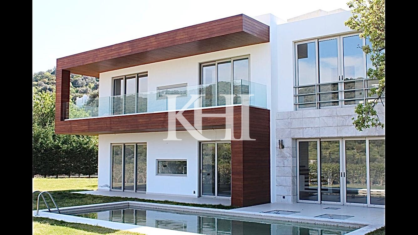 Private Modern Villa in Yalıkavak Slide Image 1