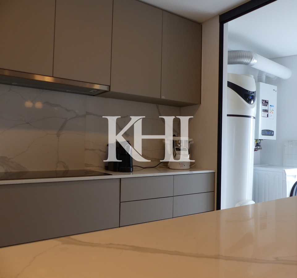 Luxury Apartment in Matosinhos Slide Image 13
