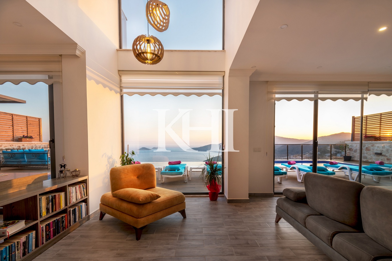 Luxury Panoramic Sea-View Villa Slide Image 32