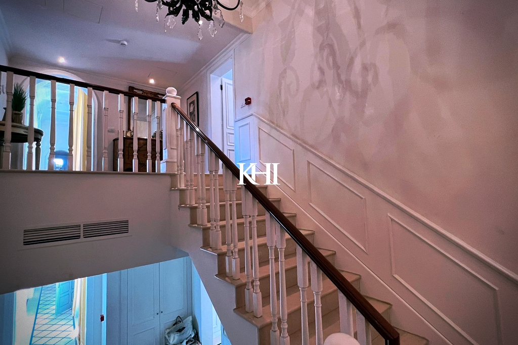 Stunning Luxury Istanbul Mansion Slide Image 21