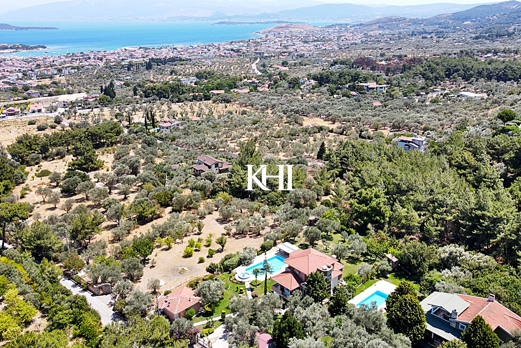Detached Sea-View Villa in Izmir Slide Image 11