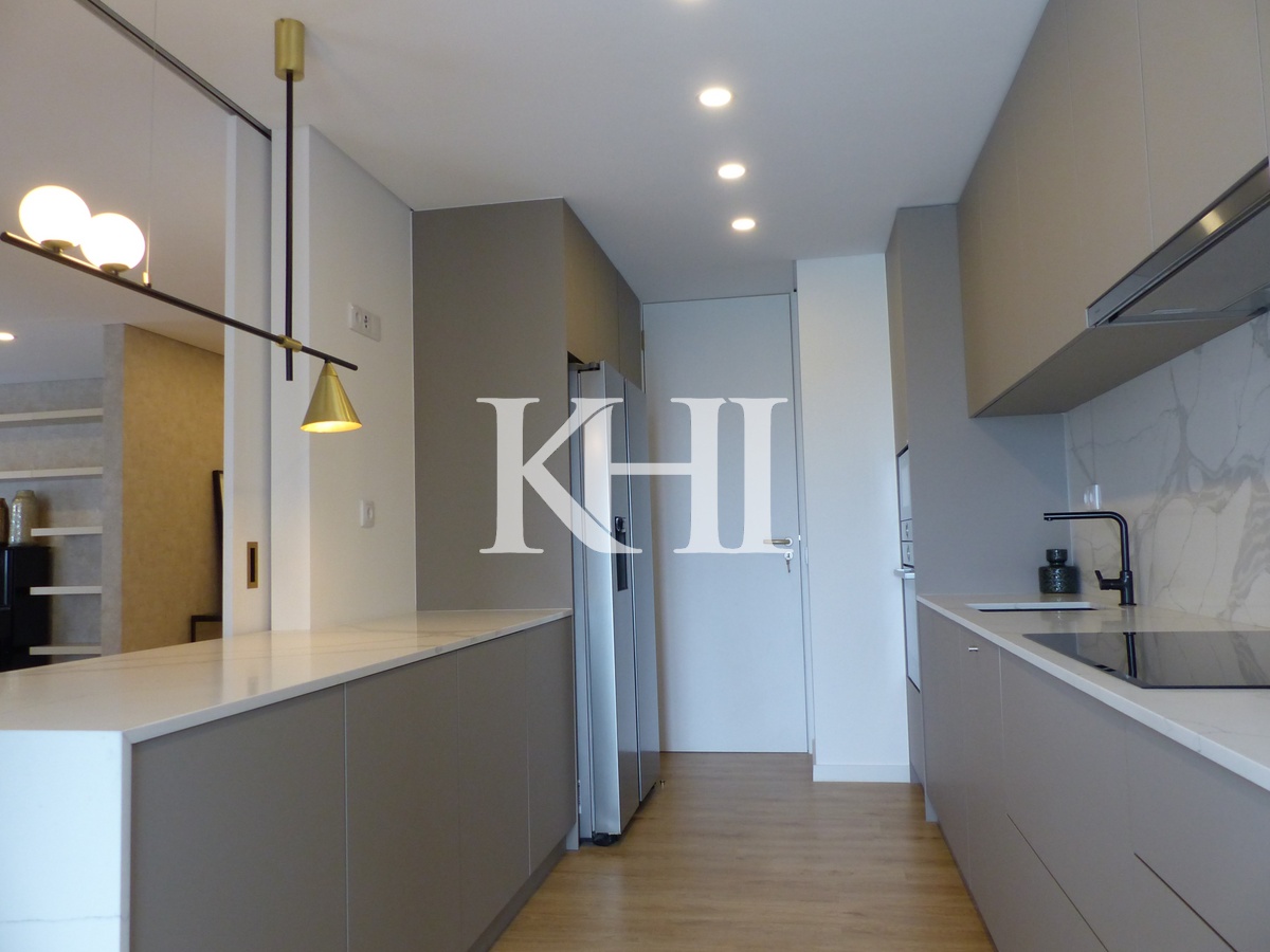Luxury Apartment in Matosinhos Slide Image 10