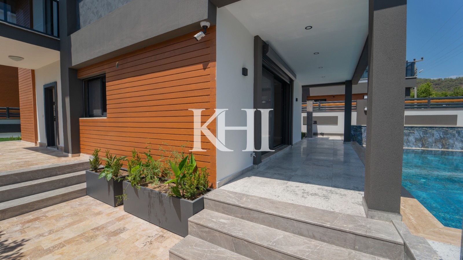 Luxury Villa in Ciftlik Slide Image 27