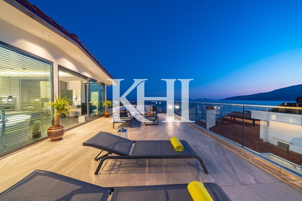 Modern Luxury Sea-View Villa Slide Image 22