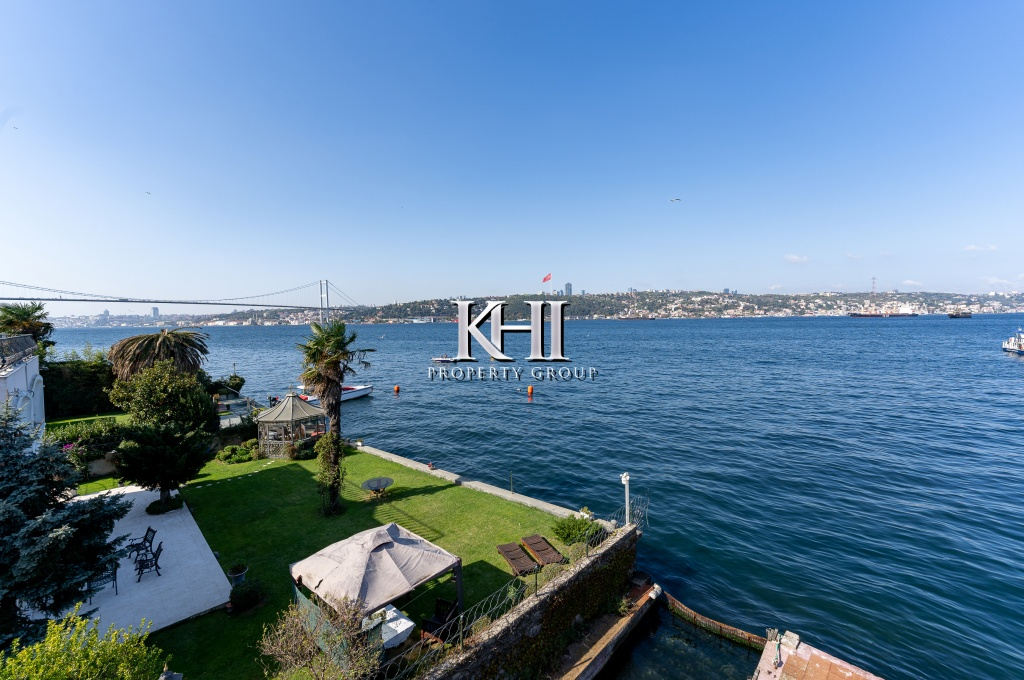 Luxury Mansion on the Bosphorus-Strait Slide Image 7