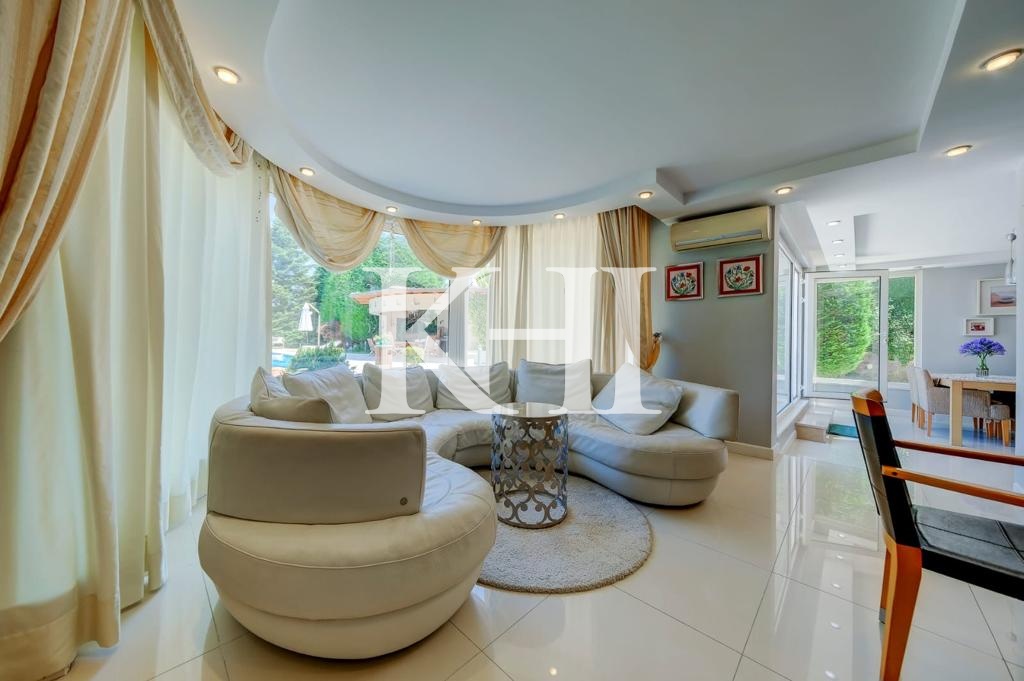 Spacious Luxury Villa in Beykoz Slide Image 85