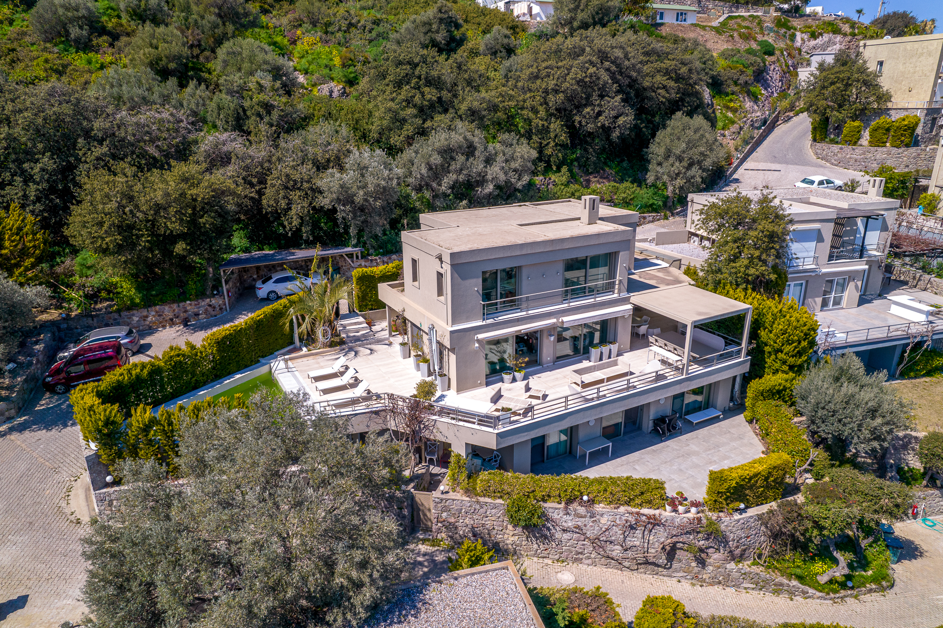 Luxury Villa with Sea-Views Slide Image 1