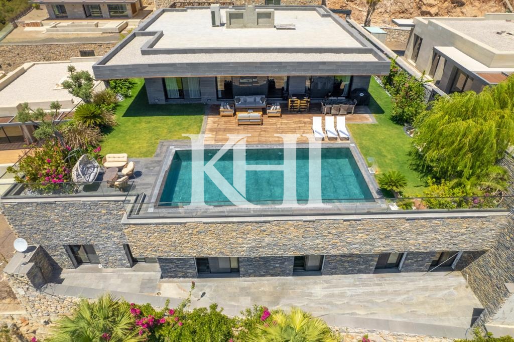Private Luxury Villa in Konacik Slide Image 17