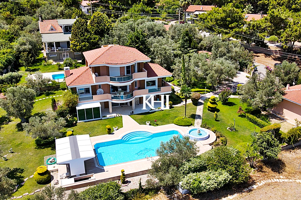 Detached Sea-View Villa in Izmir Slide Image 12