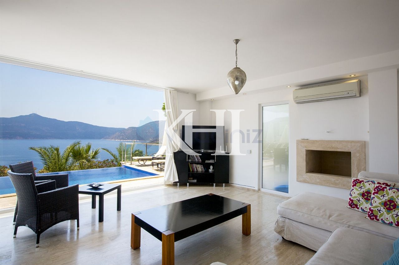 Fully-Furnished Luxury Villa Slide Image 28