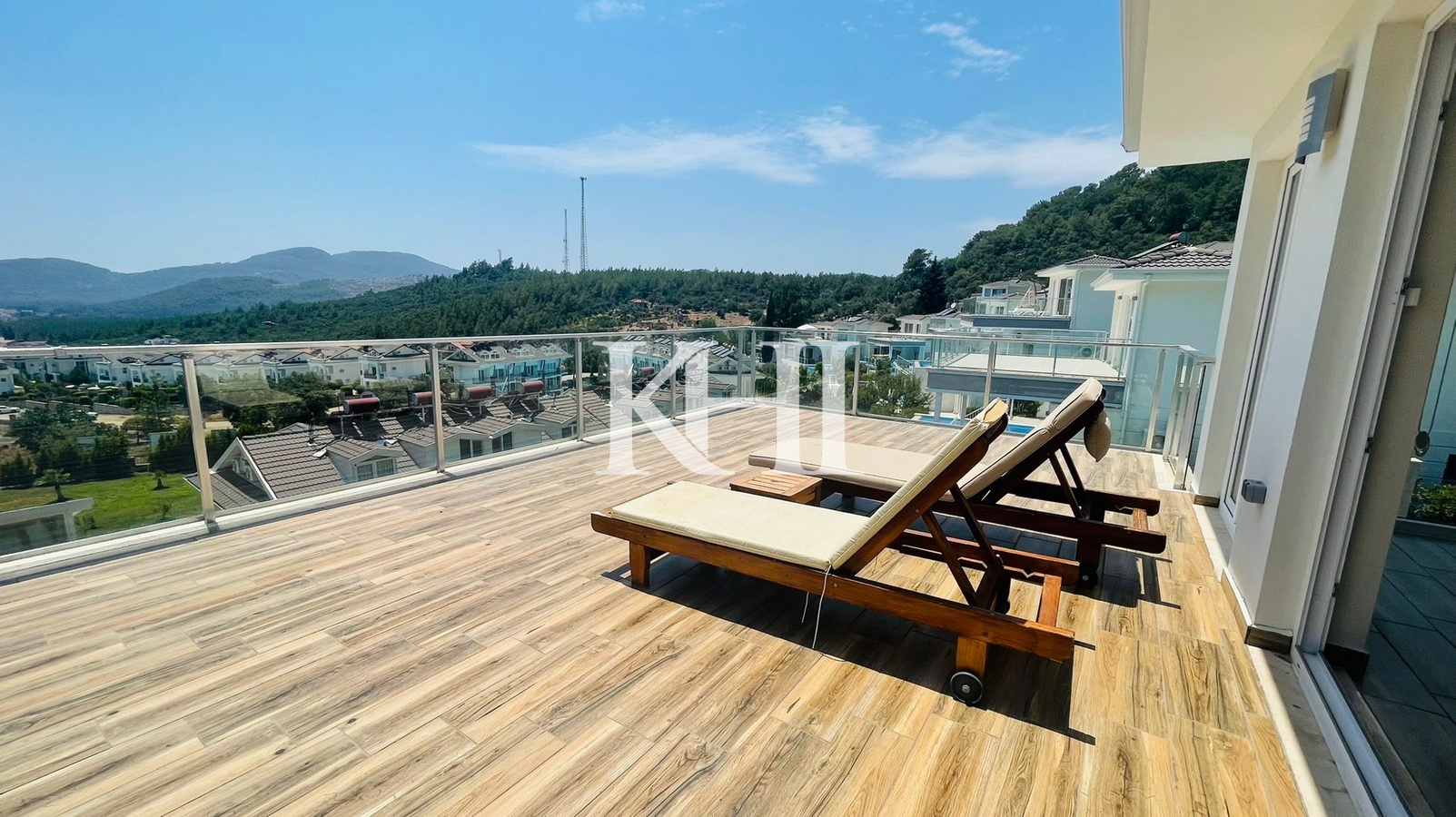Stunning Luxury Villa in Ovacik Slide Image 21