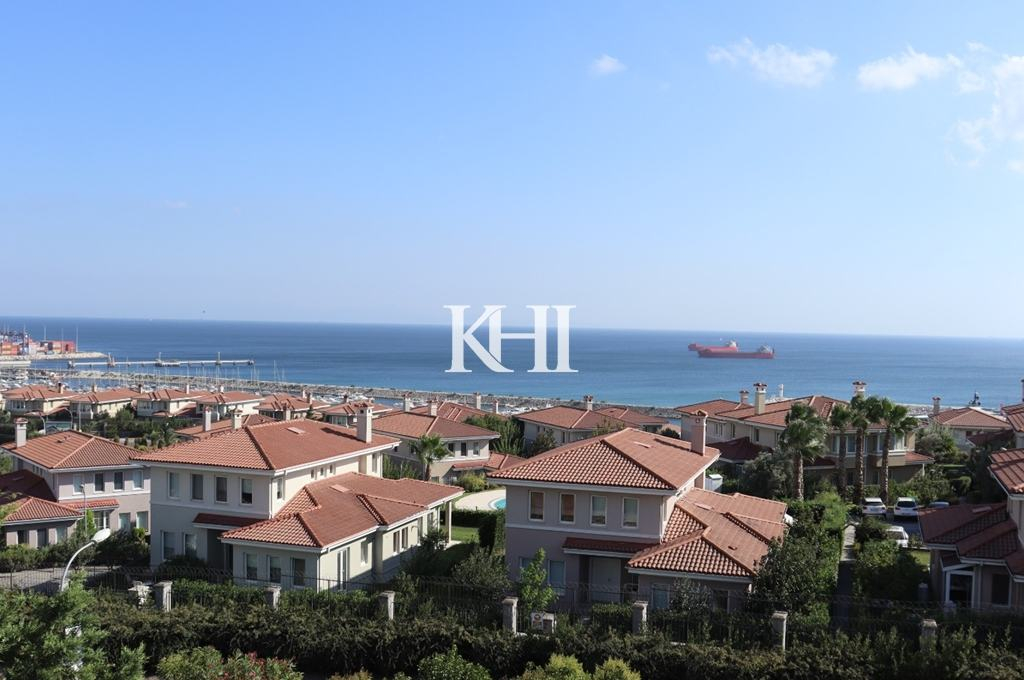 Sea-View Istanbul Villas For Sale Slide Image 15