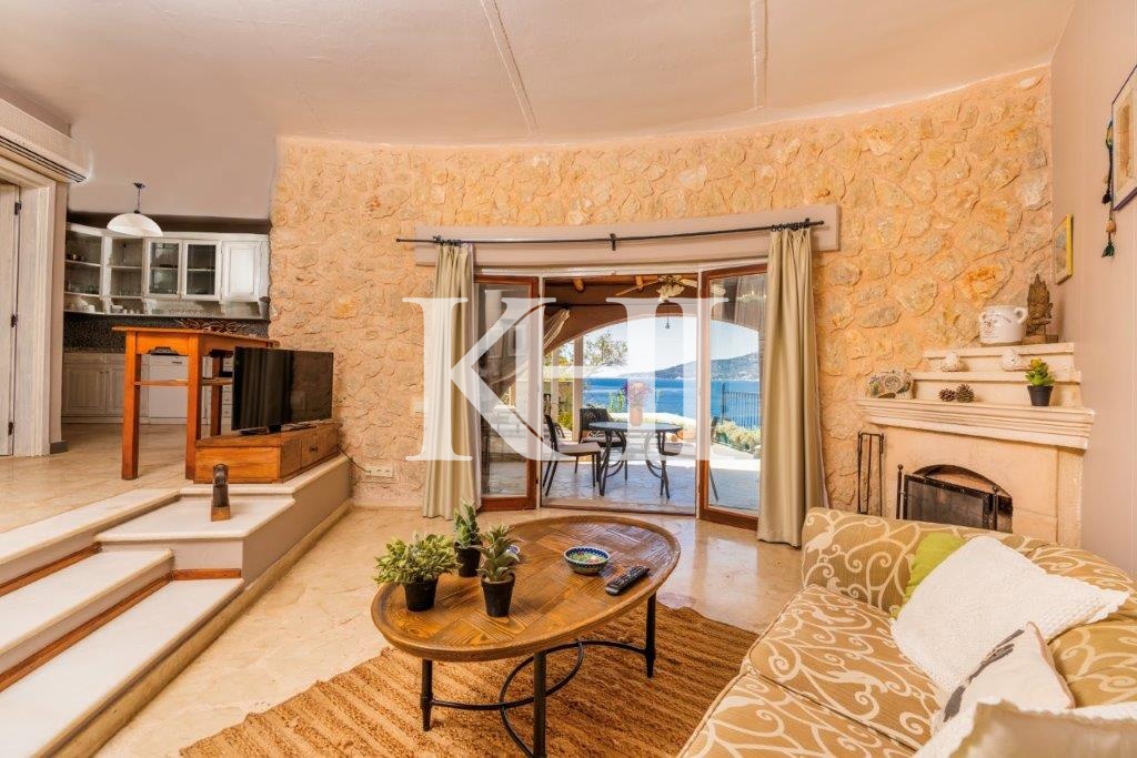 Furnished Luxury Sea-View Villa Slide Image 23