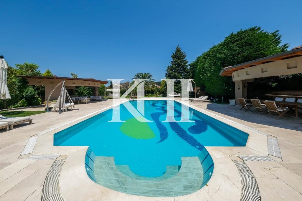 Spacious Luxury Villa in Beykoz Slide Image 58